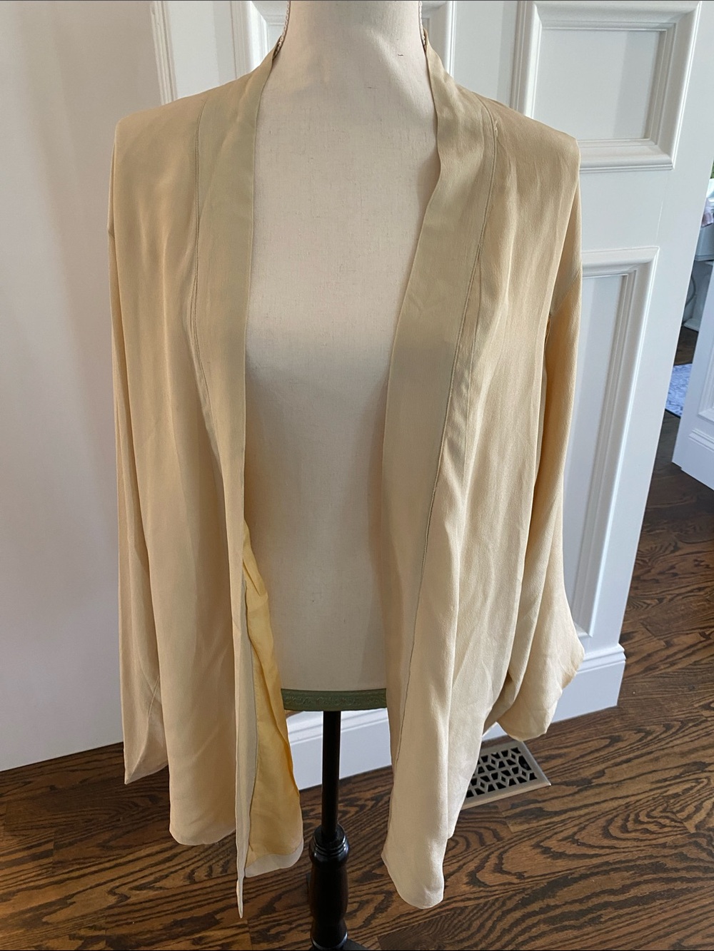 Winter Kate Cream Kimono Lined 100% Vintage Silk